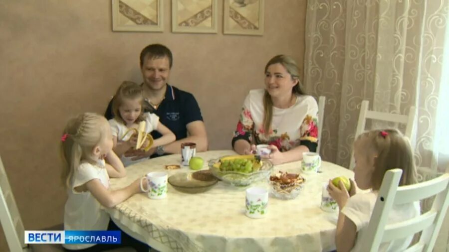 Семья родители так и живем. Семья смирновых.