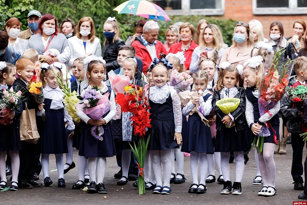 Первое сентября 8 класс. 24 Школа Псков. Школа 25 Псков Псков. 20 Школа Псков. Школа 3 Псков.