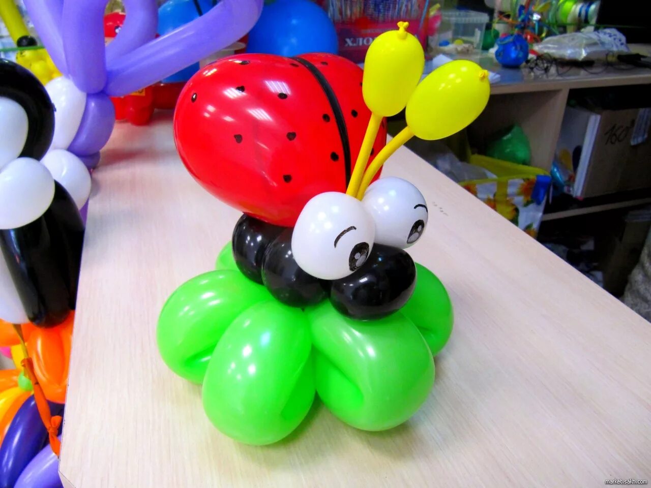 Аэродизайн шаров. Фигуры из шаров. Фигуры из воздушных шаров. Подарок из воздушных шаров. Фигуры из воздушных шариков.