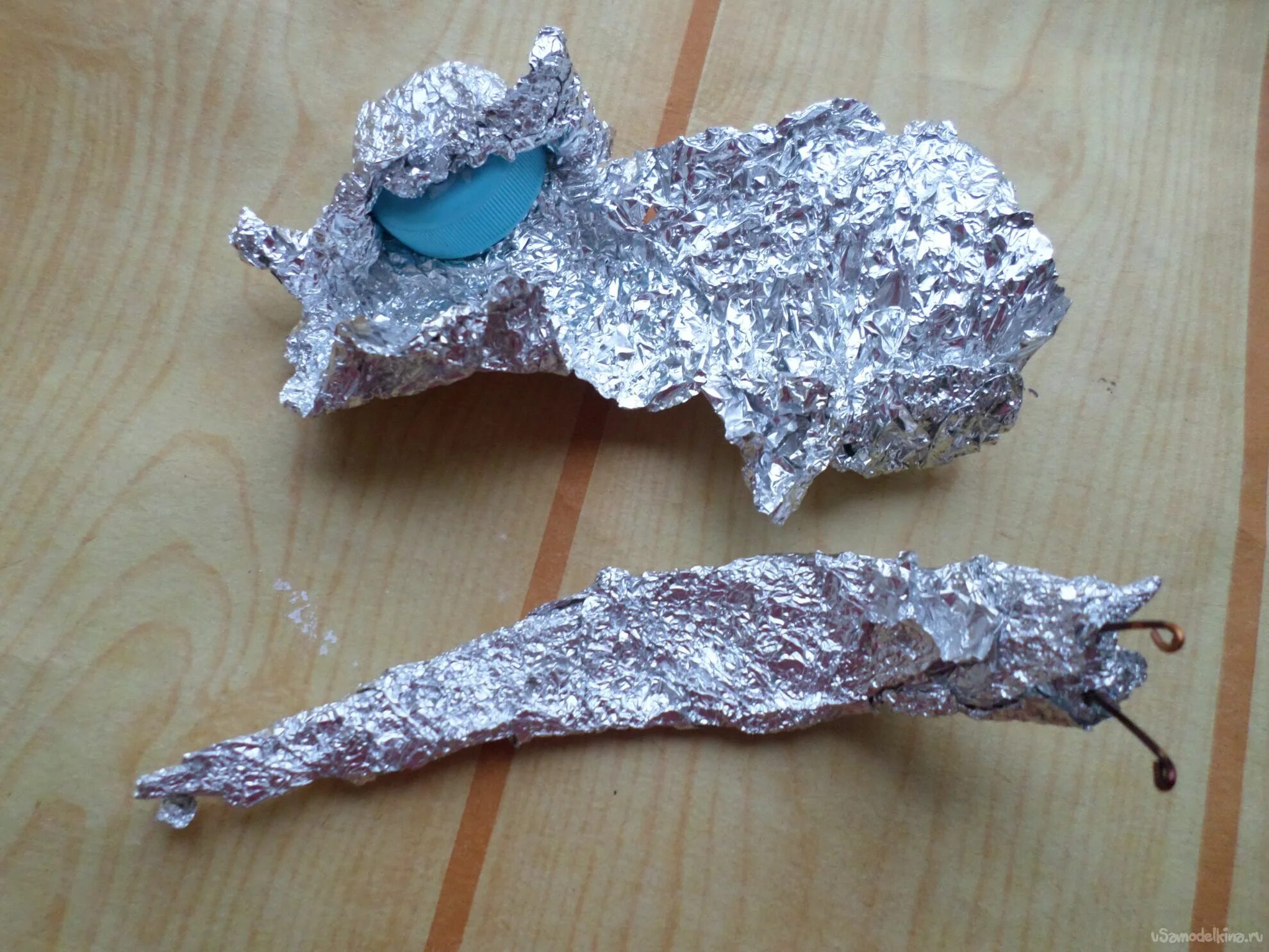 поделки из фольги. фигурки из фольги. фигурки из фольги для детей. что можно сделать из фольги своими руками. что можно сделать из фольги своими руками.