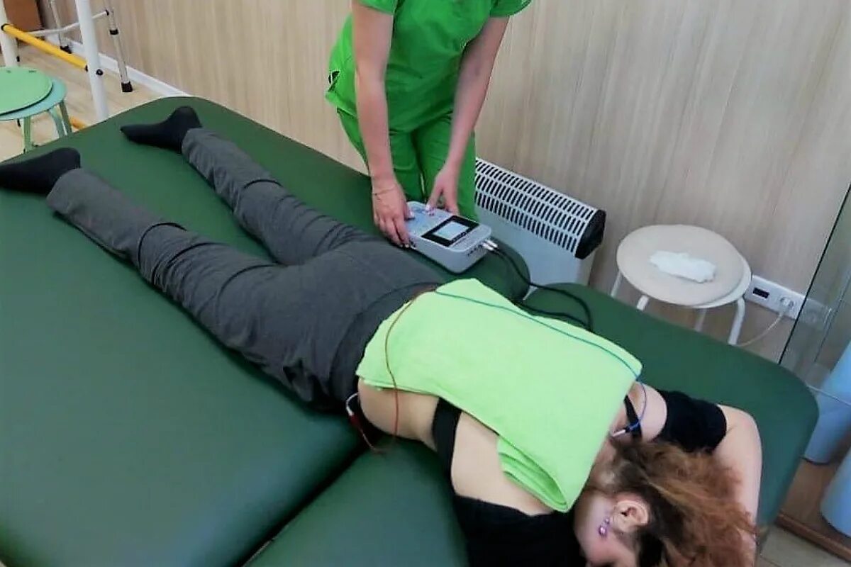 Массаж мануальная терапия. Мануальный массаж позвоночника. Галатея физиотерапия. Лечебная физкультура и массаж. Физиотерапия врач.