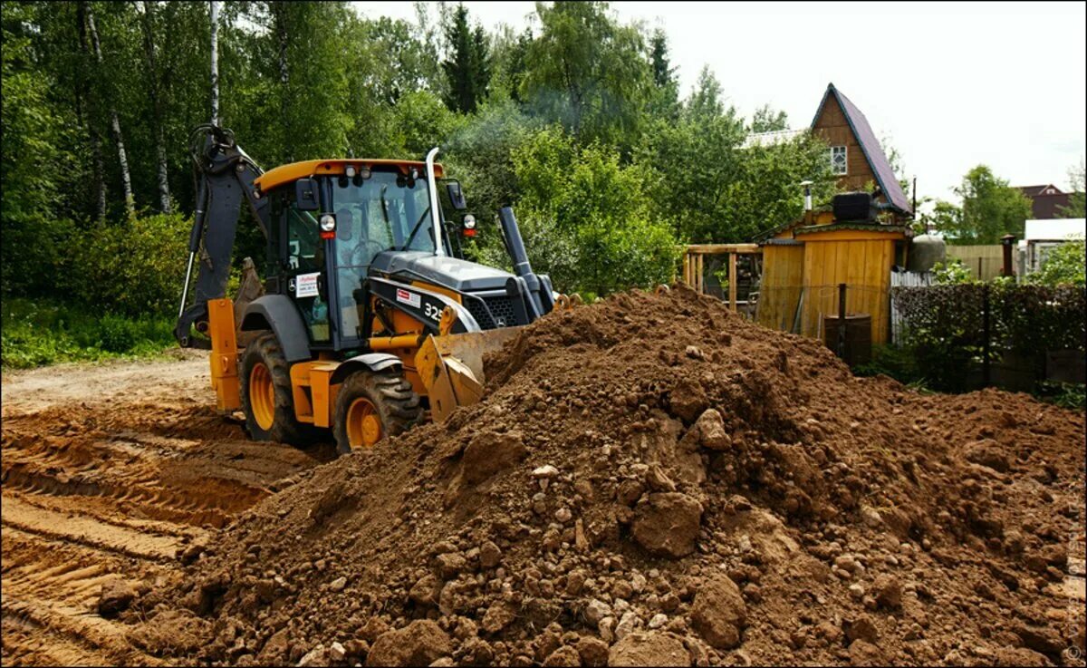 Копка котлована JCB. JSB копает траншею. Копка траншеи экскаватором. Планировка участка экскаватором. Экскаватор на участок