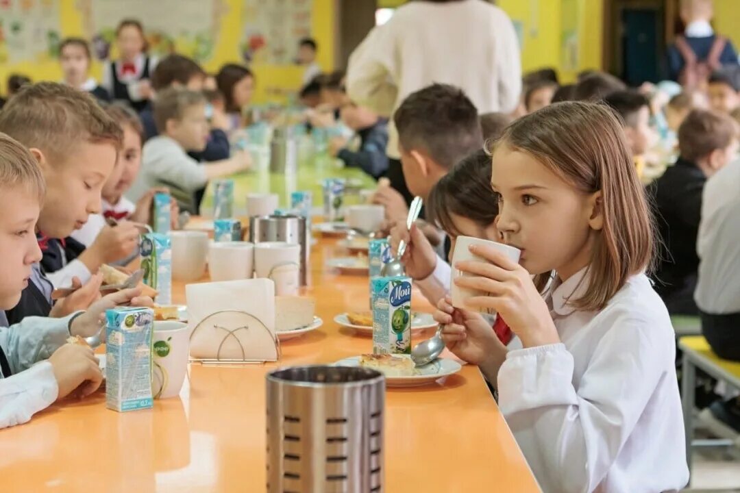 Питание школы уфа. Школьная столовая. конкурс школьных столовых 2025. конкурс лучшая столовая школы 2025. школьная еда пища для ума конкурс.