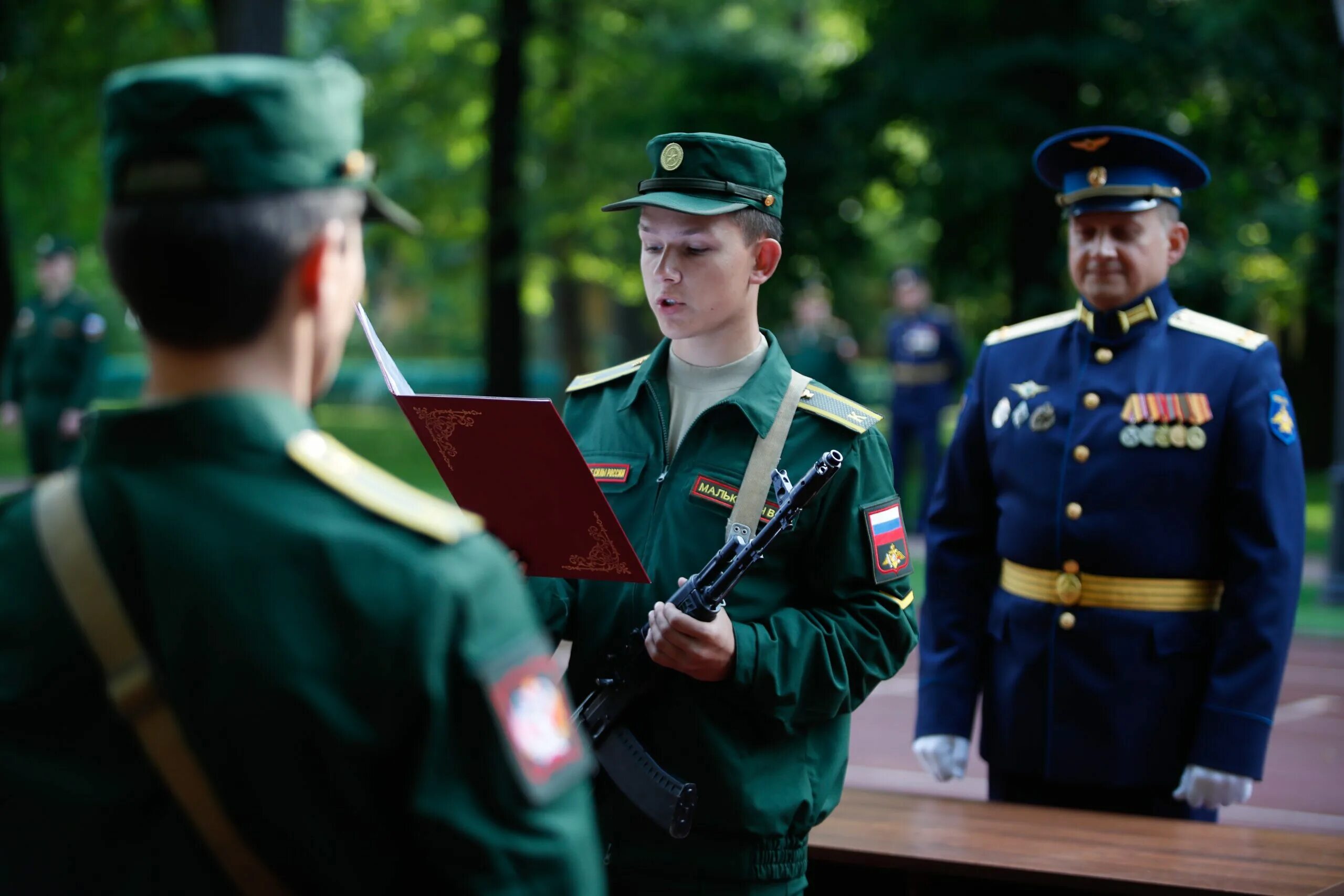 Врачи военно медицинской академии санкт петербург. Военно-медицинская Академия имени с м Кирова курсанты. Курсанты ВМЕДА Кирова. ВМА Кирова курсанты. Присяга в ВМА им Кирова 2021.