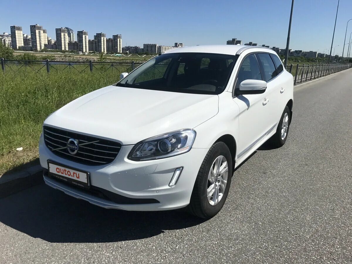 Вольво б у продажи. Белая Вольво xc60 дизель 2015. XC Volvo xc60 машина белый. Volvo xc60 белая с черной крышей. Машина Вольво большая белая.