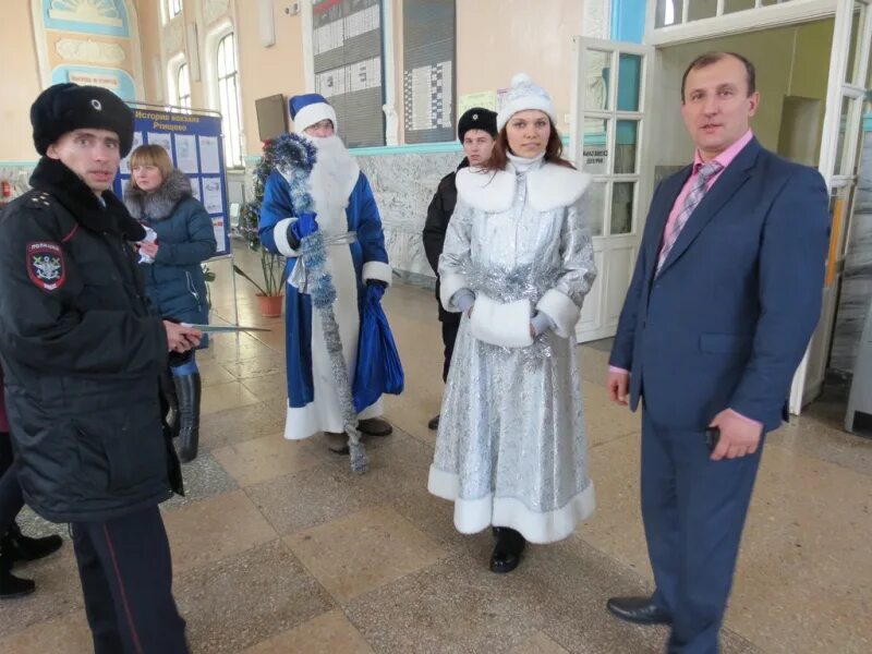 Подслушано ру ртищево. Полиция Ртищево. Линейная полиция Ртищево. ЛО МВД России Ртищево. Дед Мороз Ртищево.