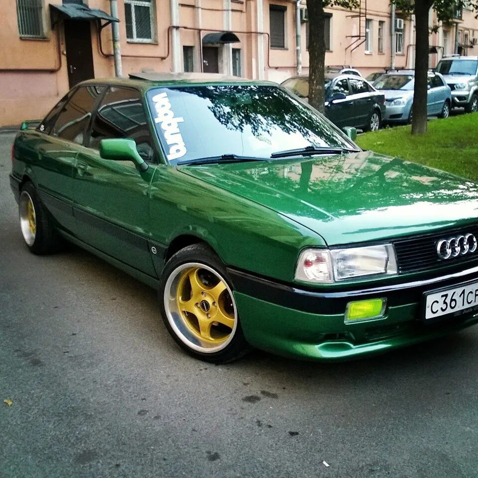 Б зеленый 4. Б зеленый 4. Audi rs4 универсал. Ауди rs6 зеленая. Ауди 80 б 4 зеленый металлик.