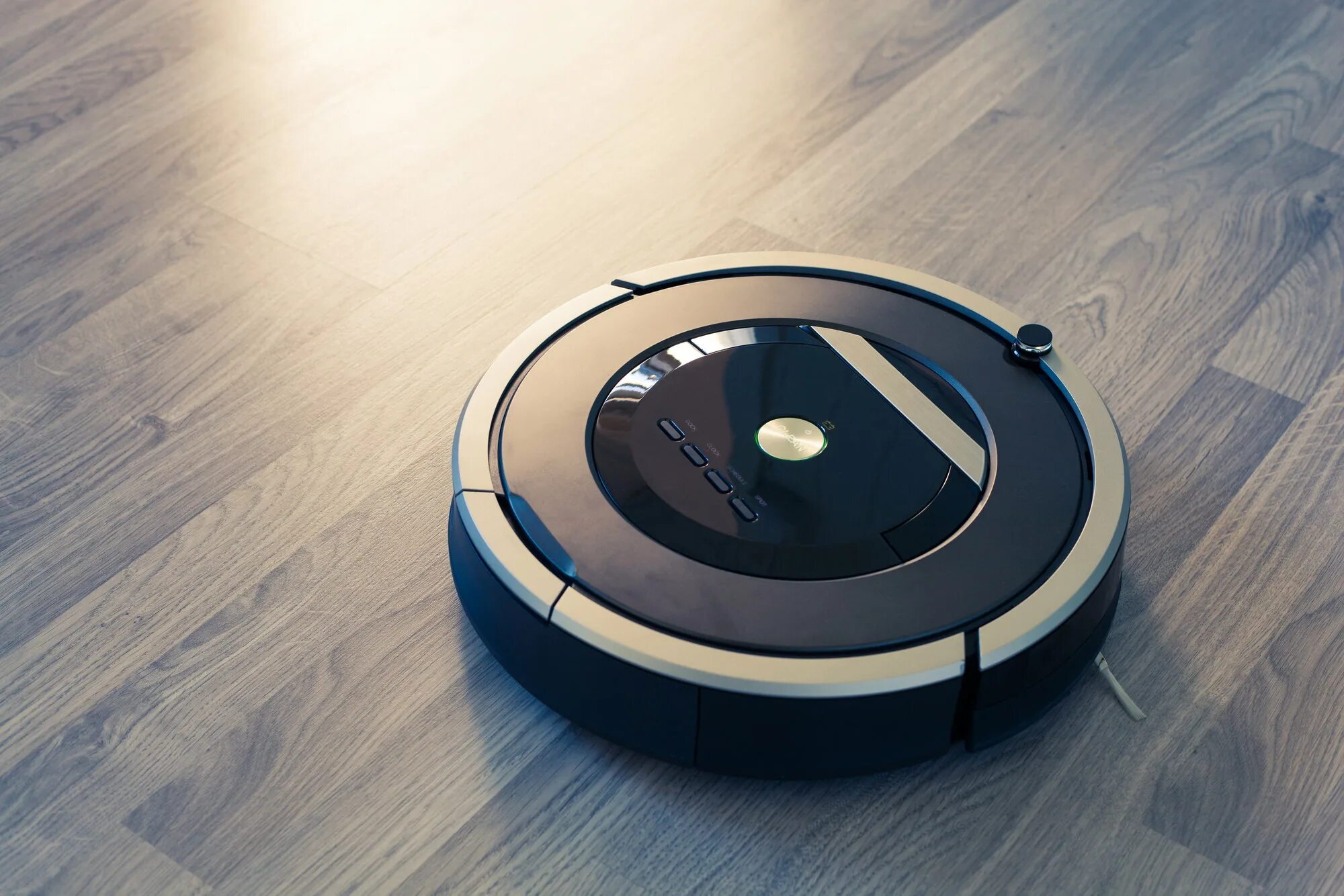 Робот пылесос robotic. Робот пылесос пылесосит ковры. робот пылесос под столом. наклейки на робот пылесос. робот пылесос с камерой.