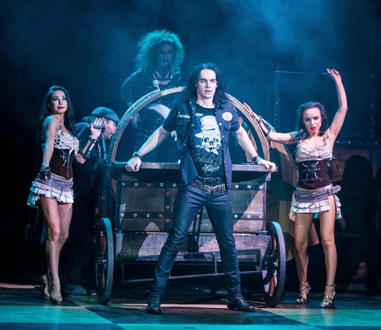 A. V a show магика без маски. Show. Show магика. Show/магика.