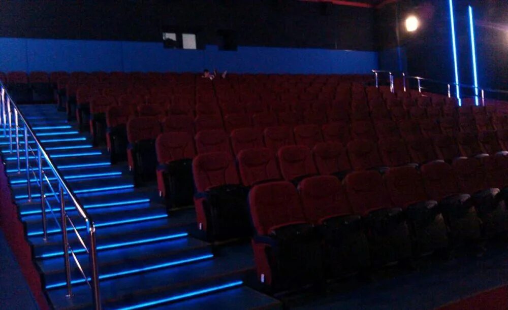 Час кинотеатр. Свиблово кинотеатр час. Час пик бибирево кинотеатр. Час кино свиблово зал 2. Кинотеатр час кино свиблово.