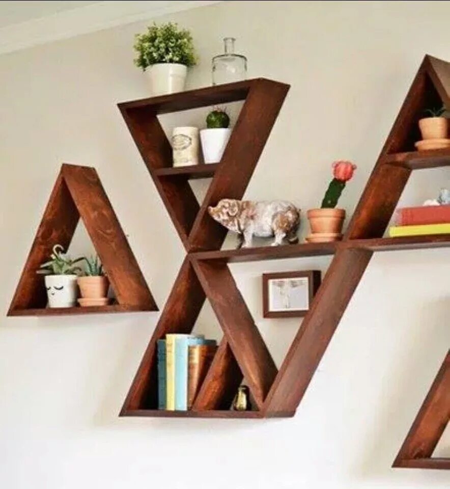 полка навесная деревянная. необычные деревянные полки. полки на стену своими руками из дерева. необычные деревянные полки. деревянные полочки на стену.