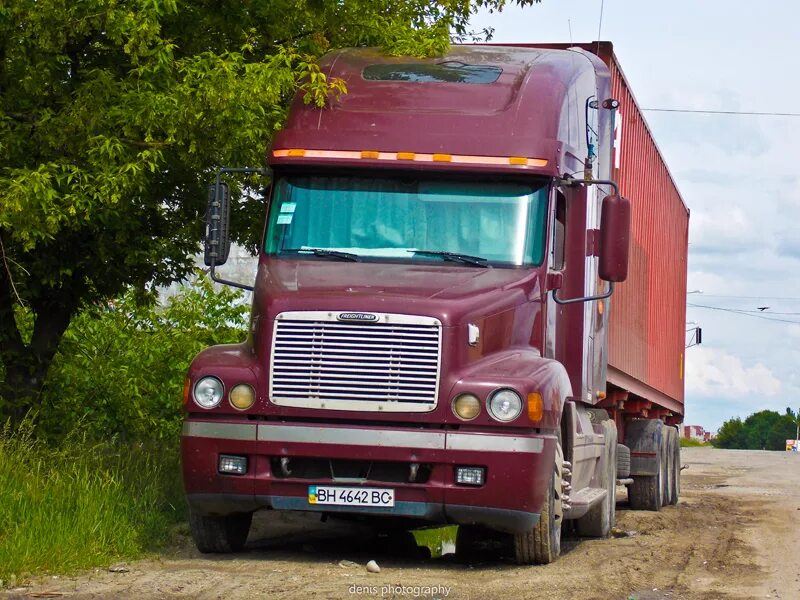Фары фредлайнер центури тюнинг. Фредлайнер центури классик. Freightliner century 120. Фредлайнер сенчури. Фредлайнер cst 120 century.