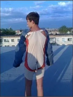 Натянул штаны