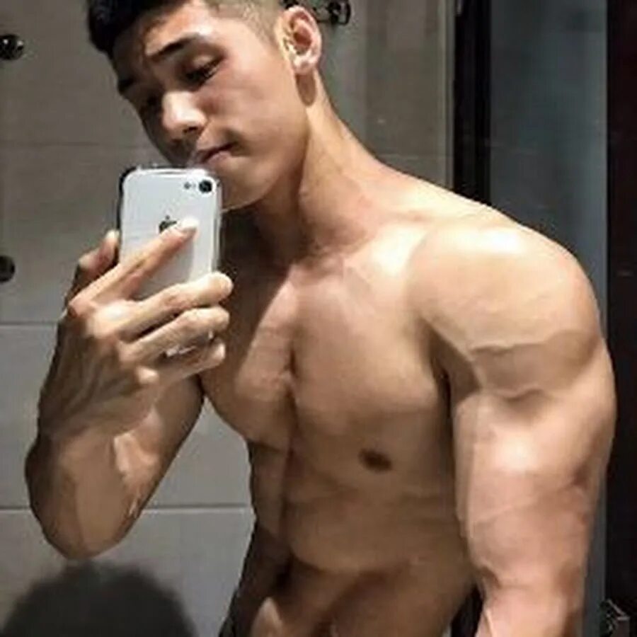 Leonmike. Leonmike. Oliver moy онлифанс. Патрик лебланк bulge. Патрик лебланк.