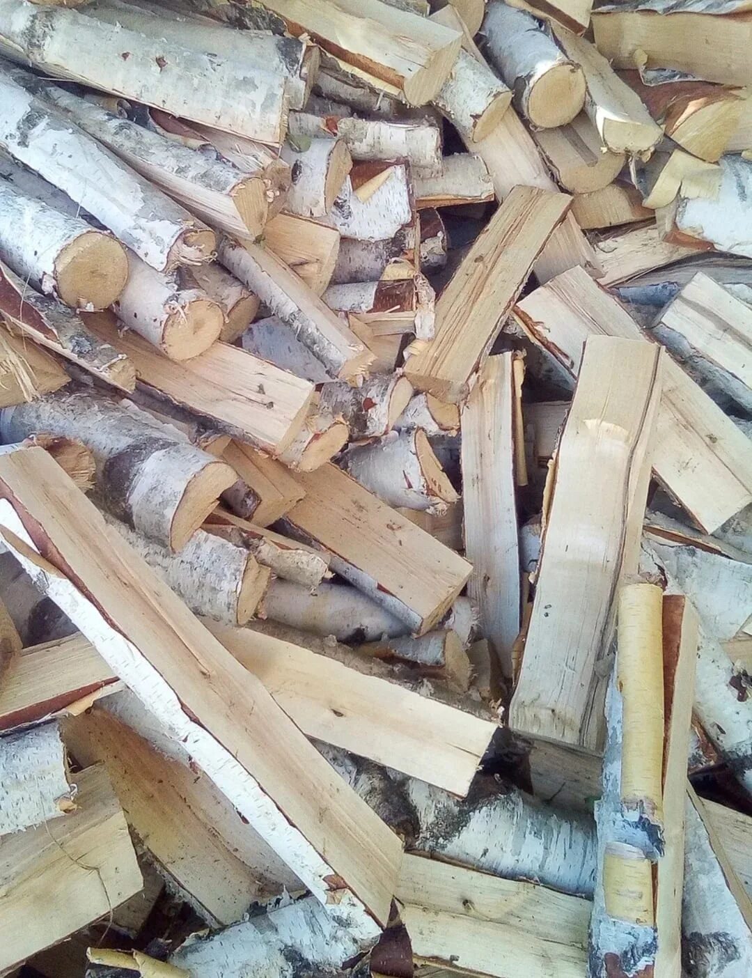 Осиновое полено. Дрова березовые в сетках. Осиновые дрова. Дрова осина. Тополевые дрова.