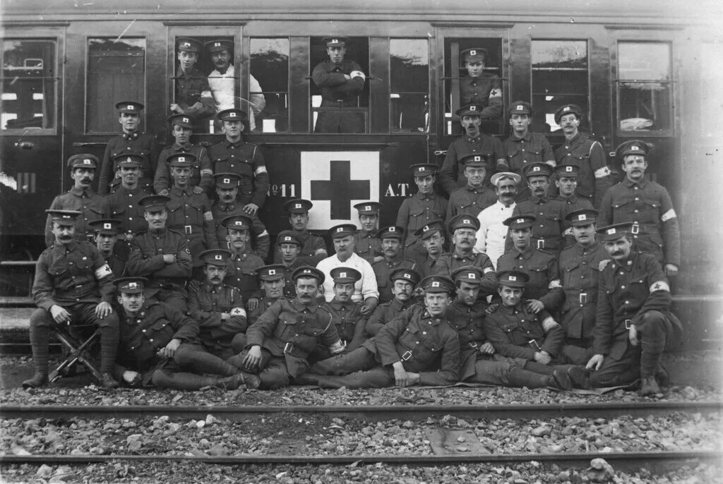 Красный крест мировой. Красный крест 1918. Красный крест в 1 мировой войне.