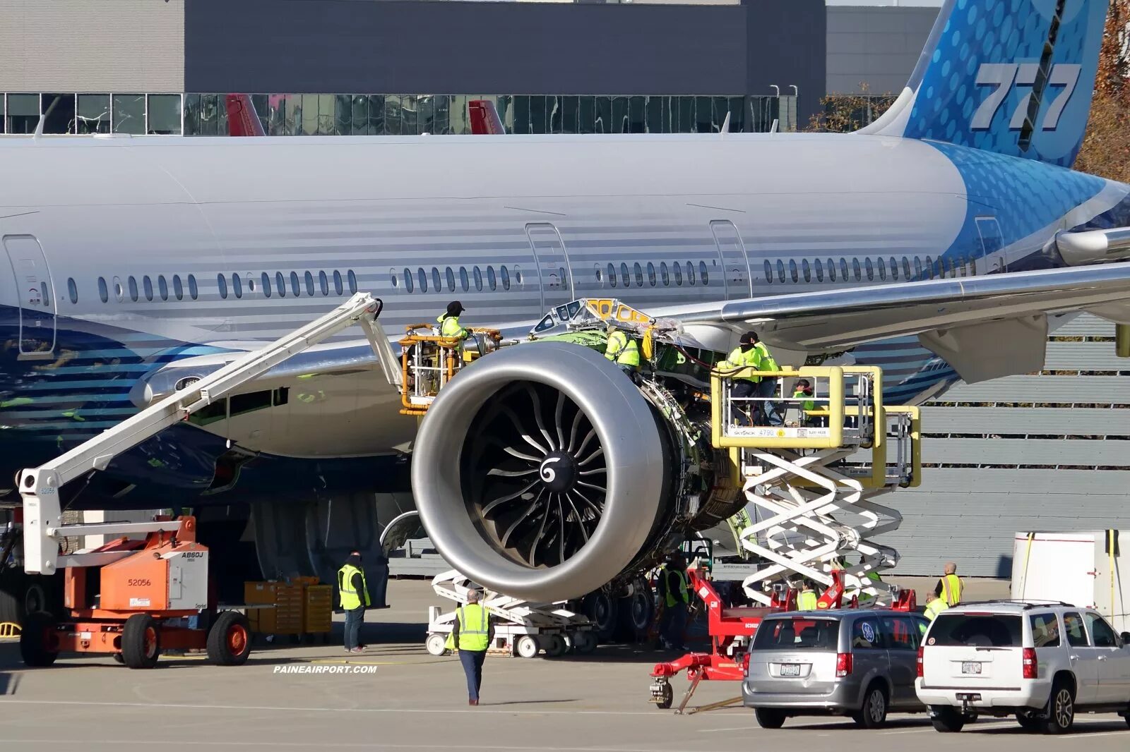 Боинг 777 9x. Самолет Боинг 777. Boeing 777 9x двигатель. Боинг 777 9.