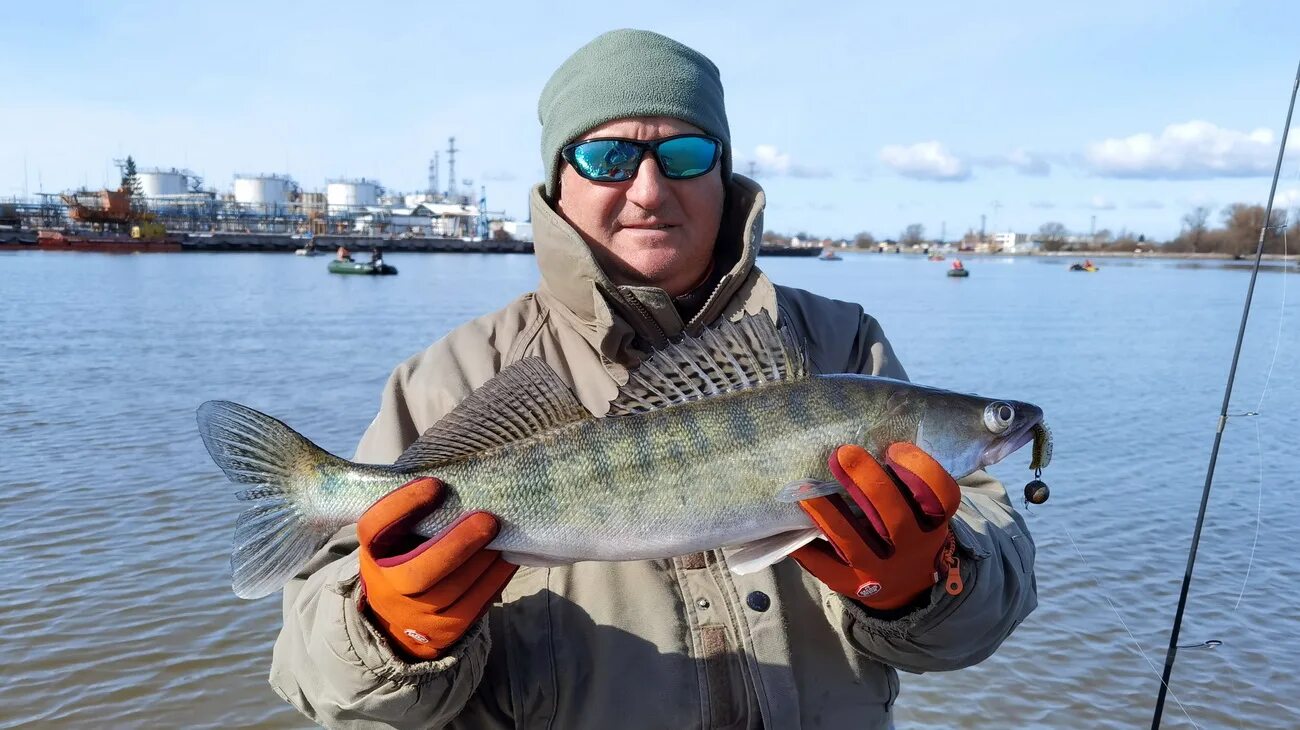 Рыбалка в калининграде сегодня. Морская рыбалка в Калининграде. Рыбалка в Калининграде летом. Местная Калининградская рыба. Экскурсия морская рыбалка Калининград.