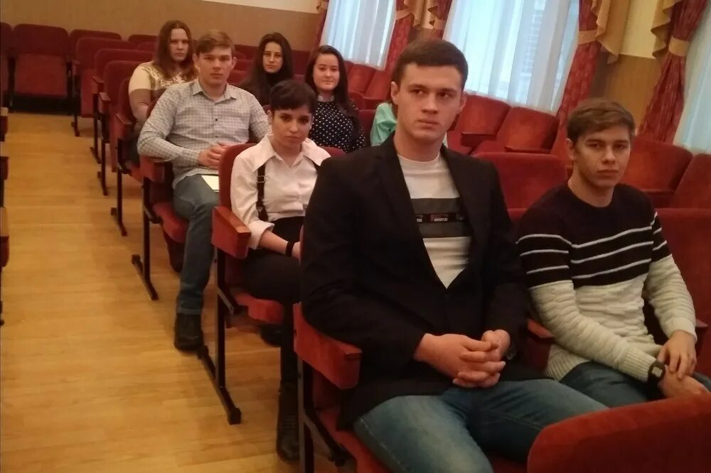Директор нсхк новоаннинский. Новоаннинский сельскохозяйственный колледж. Новоаннинский школа 1. Новоаннинский колледж. Аграрный колледж.