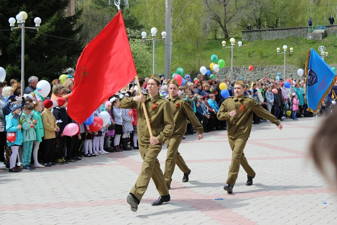 Энергетик зея афиша. ДК Энергетик города Зея. Энергетик город Зея. Дом культуры города Зея. Памятник 50 лет Победы г.Зея.