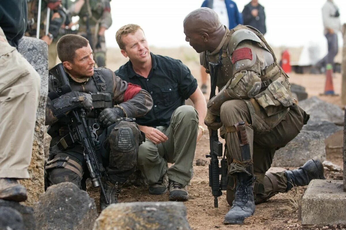 Антон ельчин терминатор да придёт спаситель. Терминатор: да придёт спаситель (2009). Кадры терминатор да придет спаситель 2009. Мун бладгуд терминатор да придет спаситель. Майкл айронсайд терминатор.