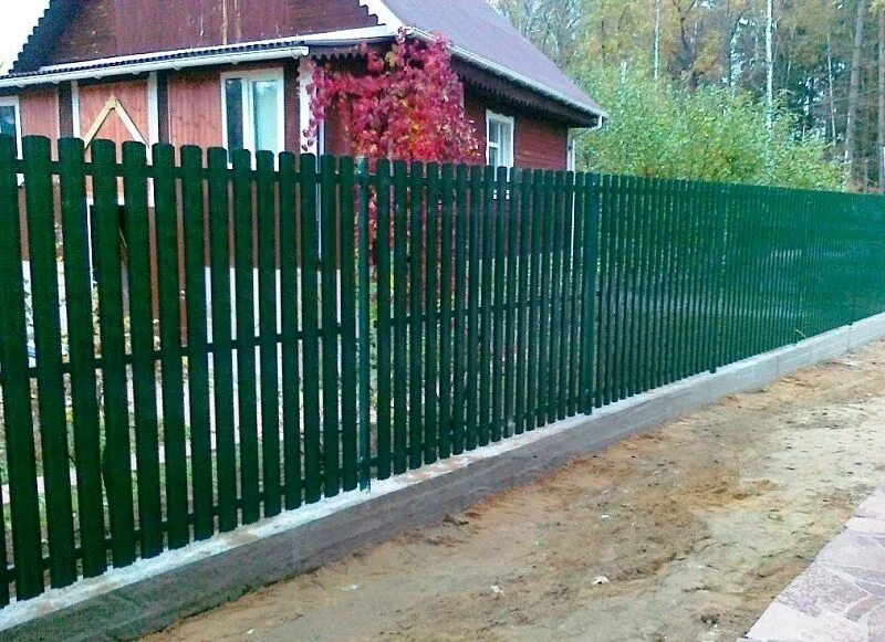 3д забор цинк. Гринн забор. Металлический штакетник олимп премиум. Заборы зеленые дешево заборы. Сетка гиттер 3d.