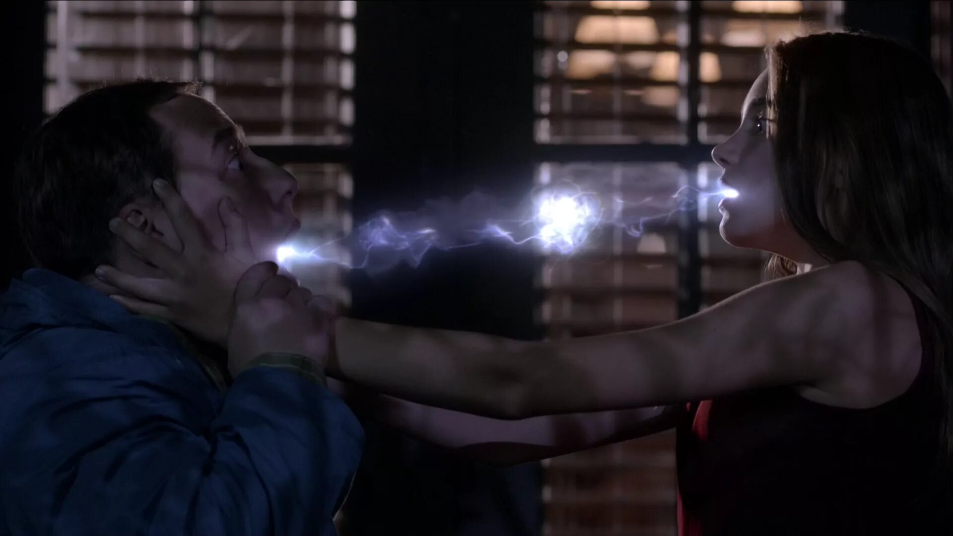 Психологический вампир. Высасывание жизни фэнтези. Высасывание жизни арт. Энергетический вампиризм. Высасывает жизненную силу.