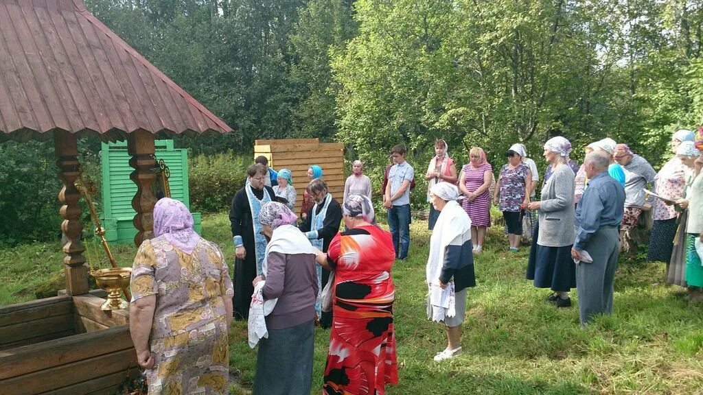 Село девять. Орловская область источник Троеручица. Колодчик Святой Троеручицы девять изб Грязовецкий район фото.