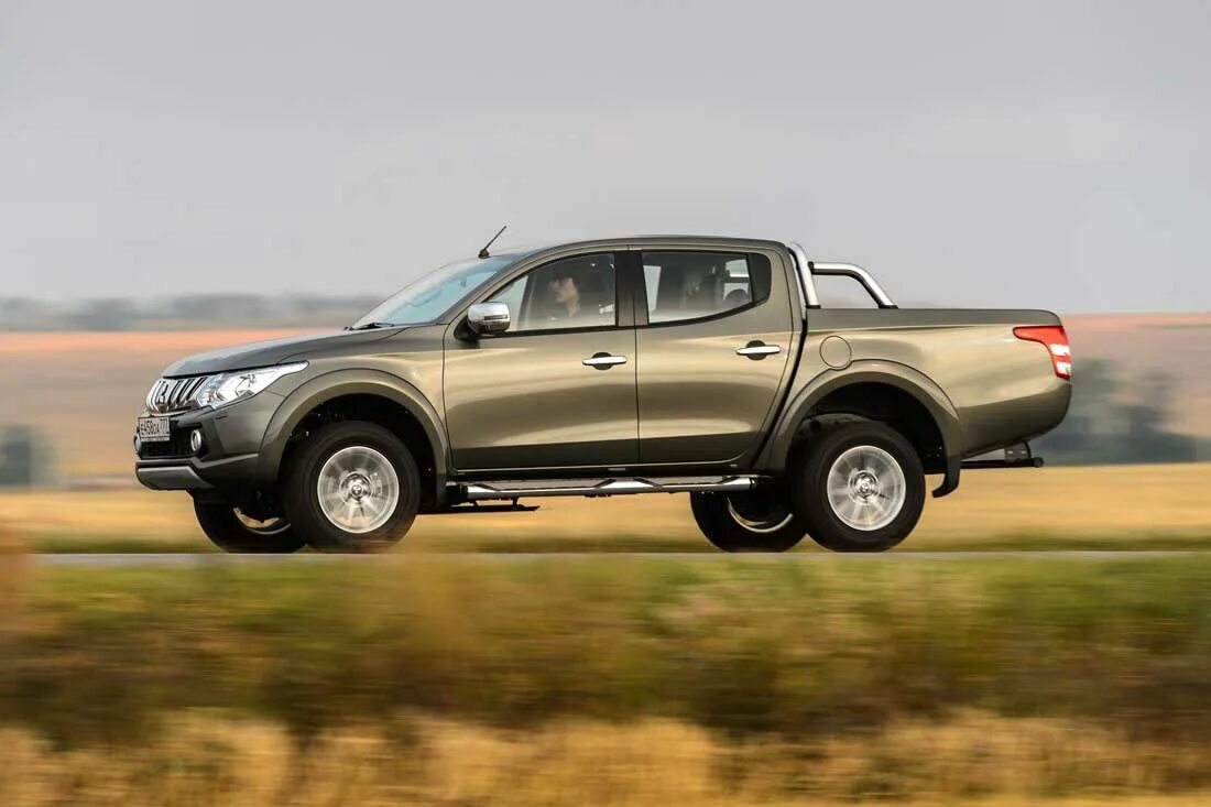 Полный привод л200. Mitsubishi l200 пятого поколения. Митсубиси л200 5 поколения. Митсубиси l200 5 поколение. Mitsubishi l200 5 поколения Рестайлинг.