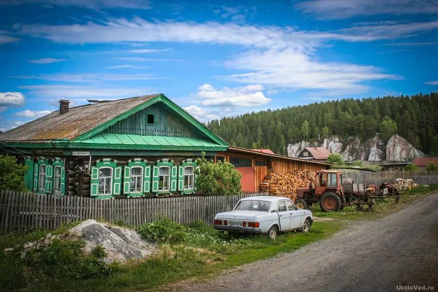 Продажа деревни в свердловской области. Нижнее село река Чусовая. Деревня Чусовая Свердловская область. Нижнее село Свердловская область. Чусовая село Чусовое камень шайтан.