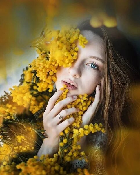 Фотосессия с мимозой. Фотосессия с мимозой. Jovana rikalo модель. Фото с мимозой фотосессия. Женский портрет с мимозой.