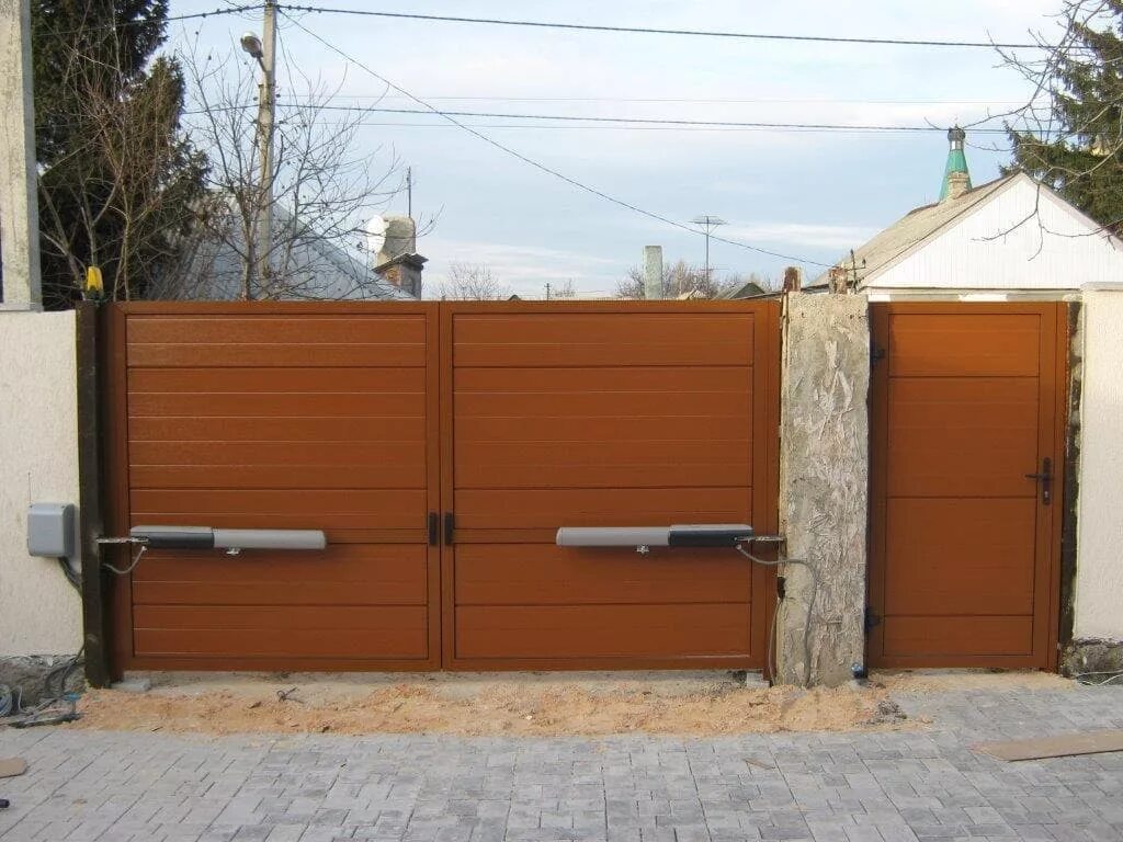 Распашные ворота с электроприводом: автоматические ворота с дистанционным открыт