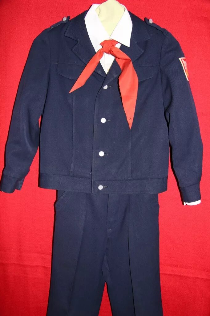 школьная форма советских времен. школьная форма советских времен. школьная форма в ссср 1948 года. в 1960-е школьная форма ссср. школьная форма советских времен.