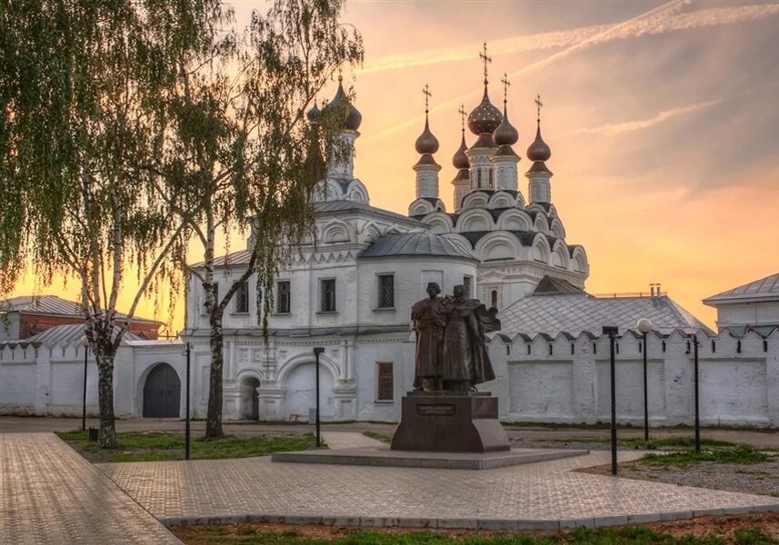 Монастырь святого петра. Свято-Троицкий монастырь в Муроме. Троицкий женский монастырь Муром. Монастырь Петра и Февронии в Муроме. Храм Святой Троицы Свято-Троицкого монастыря в Муроме.