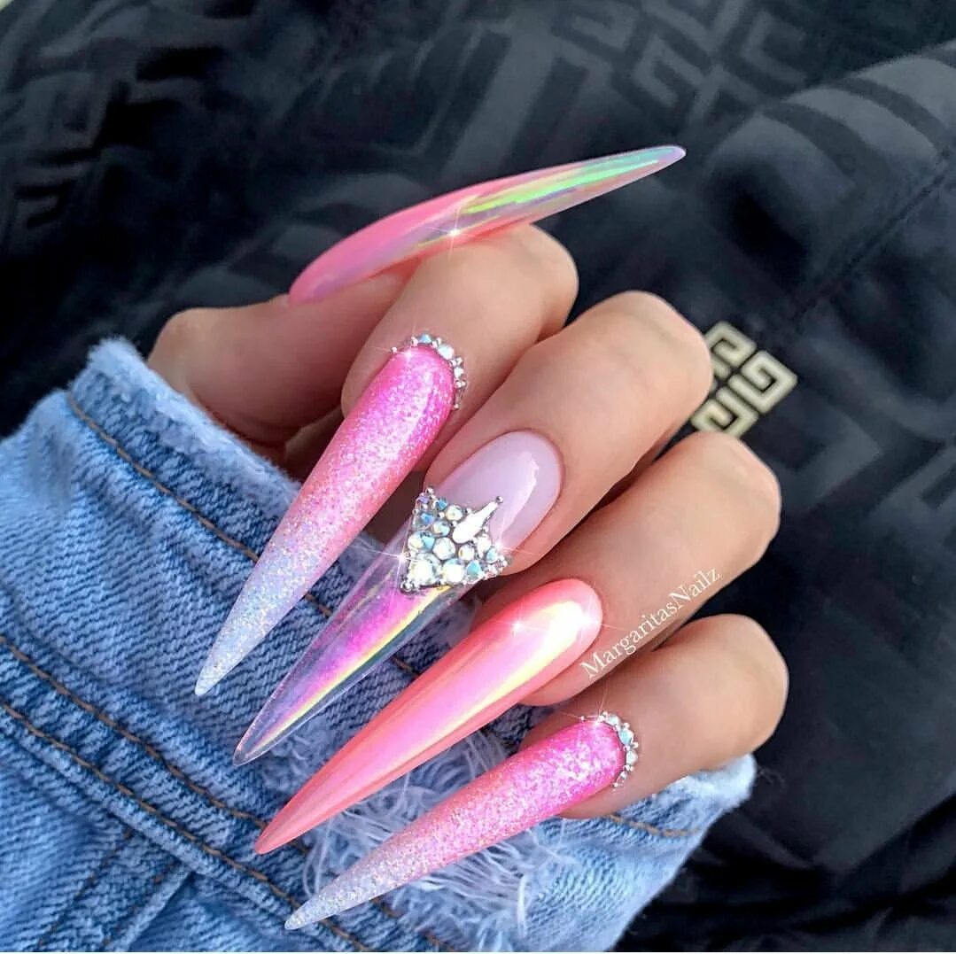 форма нарощенных ногтей пайп. маникюр на длинные ногти. маникюр надоинные ногти. маникюр миндаль стилет. красивые фотки ногтей длинных.