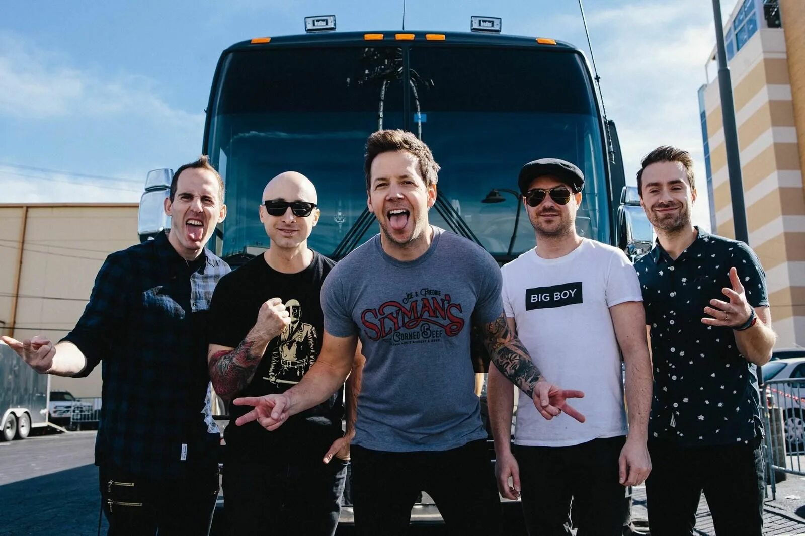 Симпл ПЛЭН. Группа simple Plan. Группа simple Plan 2019. Simple Plan 2001. Simple plan gone