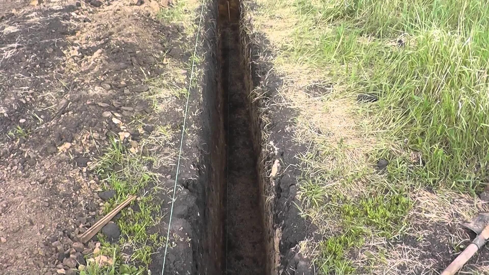 Бетонируем столбы для ворот. Лунки для столбов забора. Траншея под ленточный фундамент. Лунки для столбов забора. Залить столбы для забора.