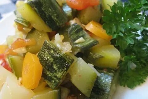 Кабачки тушеные калорийность