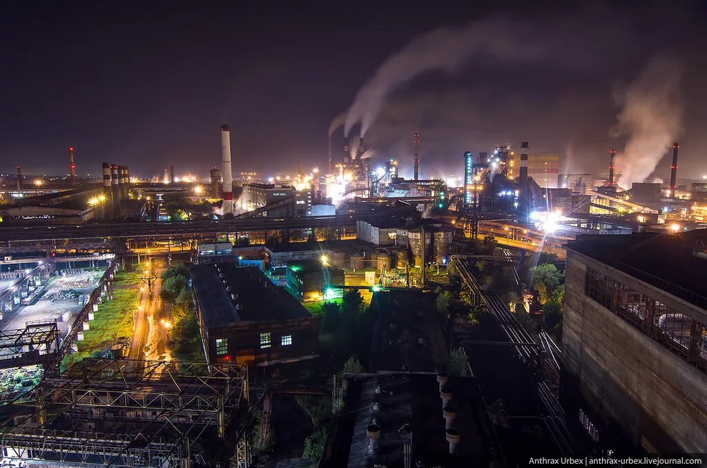 Цветная металлургия восточной сибири города. КМК Новокузнецк завод. Новокузнецкий металлургический комбинат (КМК). Западно Сибирский металлургический завод Новокузнецк. Завод ЗСМК Новокузнецк.