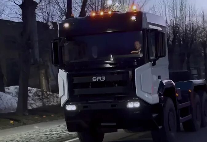 БАЗ-7941