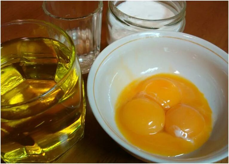 Маска медом яйцом коньяком. Мазь из яиц. Маска для волос с желтком. Шампунь с яичным желтком и мёдом. Мед с яйцом от суставов.