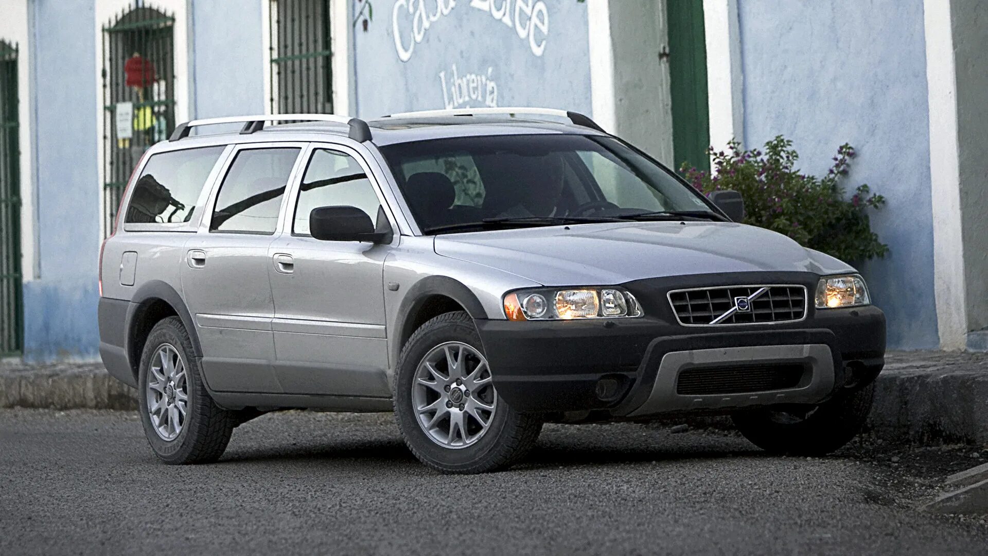 Volvo xc70 поколения. Volvo xc70 2004. Volvo xc70 2005. Volvo xc70 2. Volvo_xc70_2004_2007.