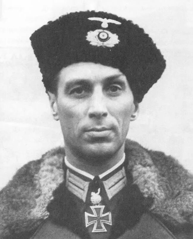 Командир 6 полка