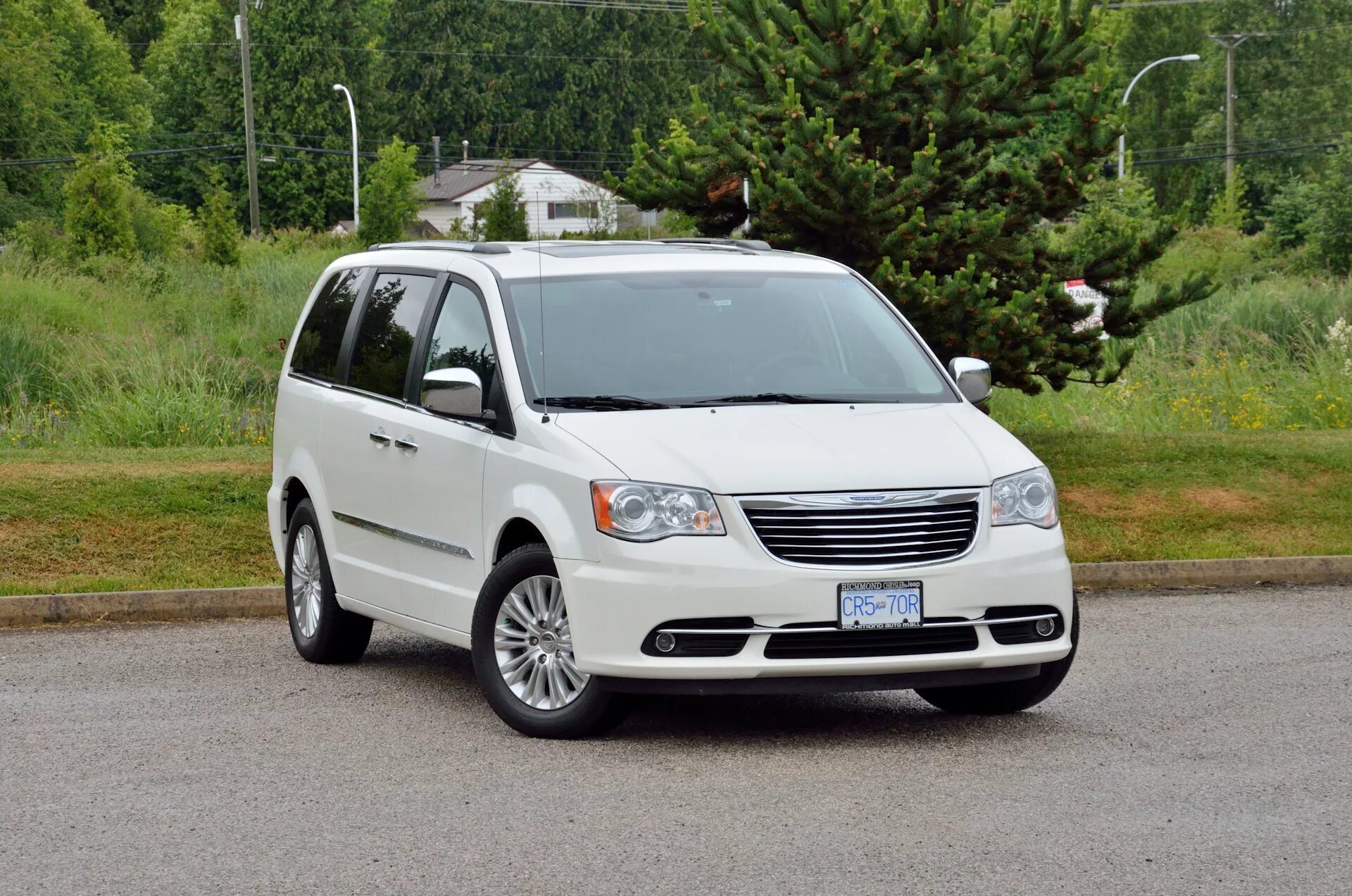 Крайслер аналог. Додж пацифика. chrysler pacifica. крайслер пацифика 2005. крайслер семейный минивэн.