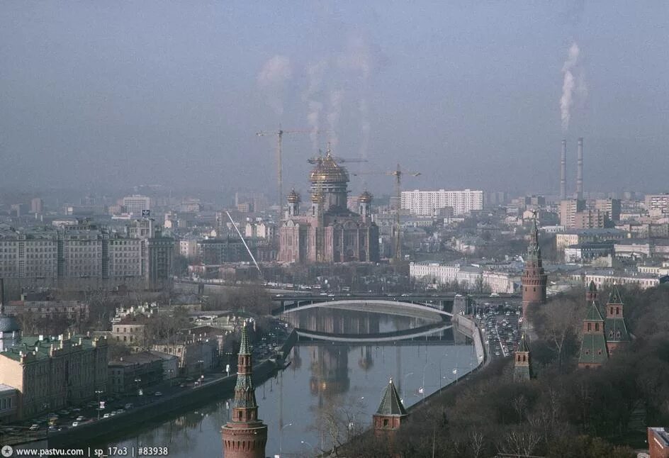 Универмаг москва на ленинском в 90-х. Ельцин и зюганов 1996. Москва 96 год. Москва 96 год. Универмаг москва ссср ленинский проспект.