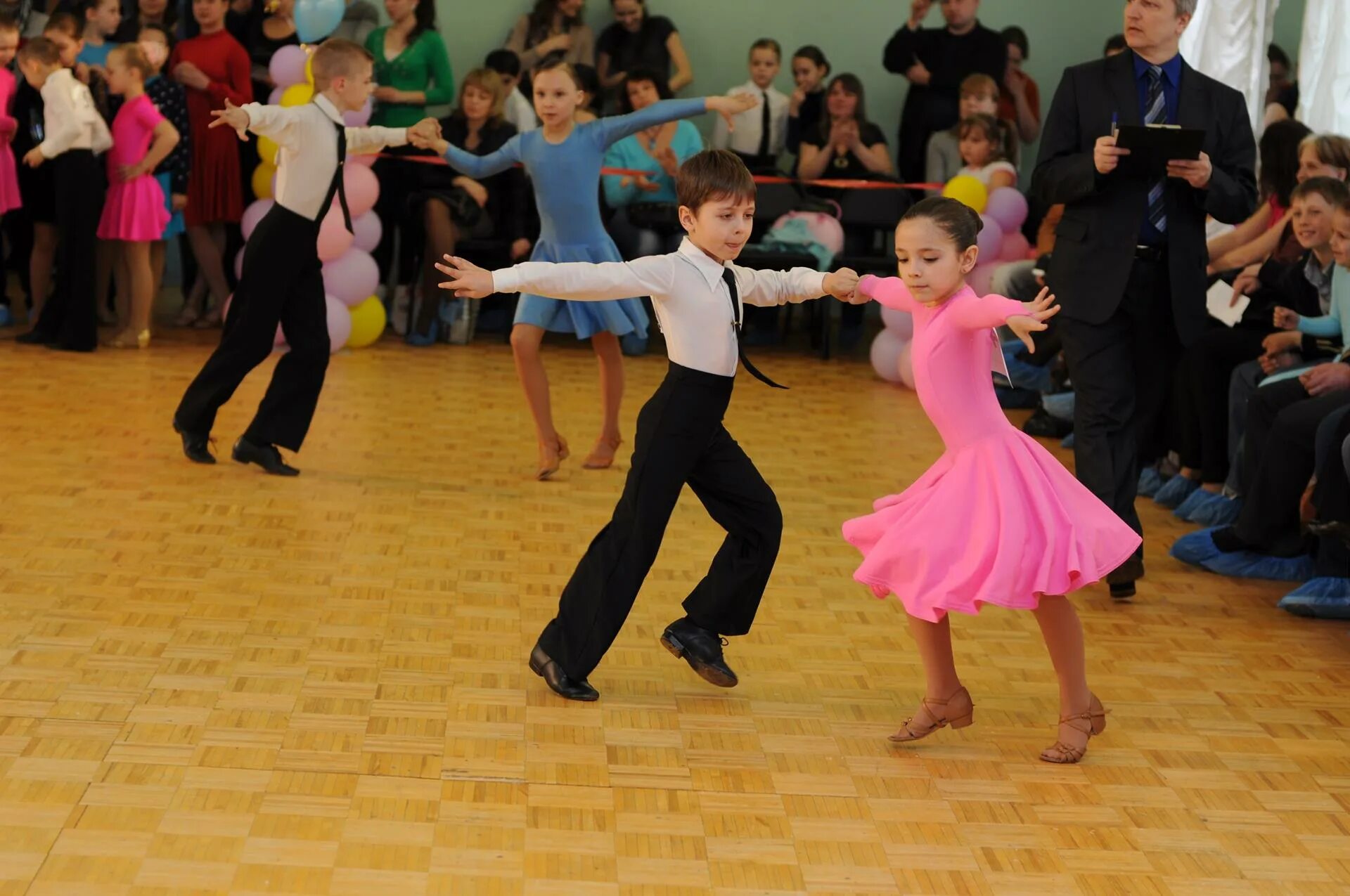 Бальные танцы. Детские бальные танцы. Спортивные танцы для детей. Спортивные бальные танцы.