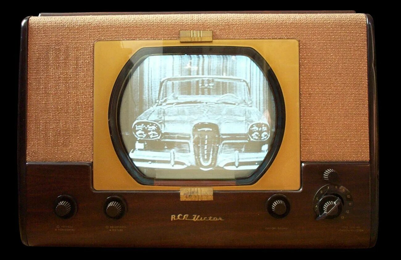 Телевизор 1 минуту. RCS TT-5 первый телевизор. Телевизор RCA-tt5. Первый телевизор RCA 1936. Телевизор RCA 1939.