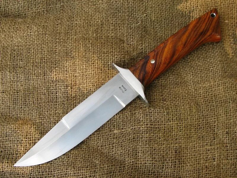 карной дэвид "музыка ножей". два ножа песня. нож уральского добровольческого танкового корпуса. нож сандер орех. два ножа песня.