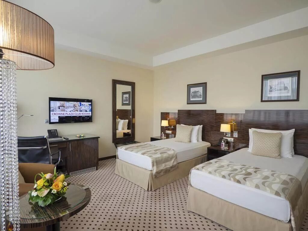 Гостиница краун плаза москва. В отель crowne plaza dubai deira. Crowne plaza moscow world trade centre 5. Цмт краун плаза. Отель crowne plaza moscow.