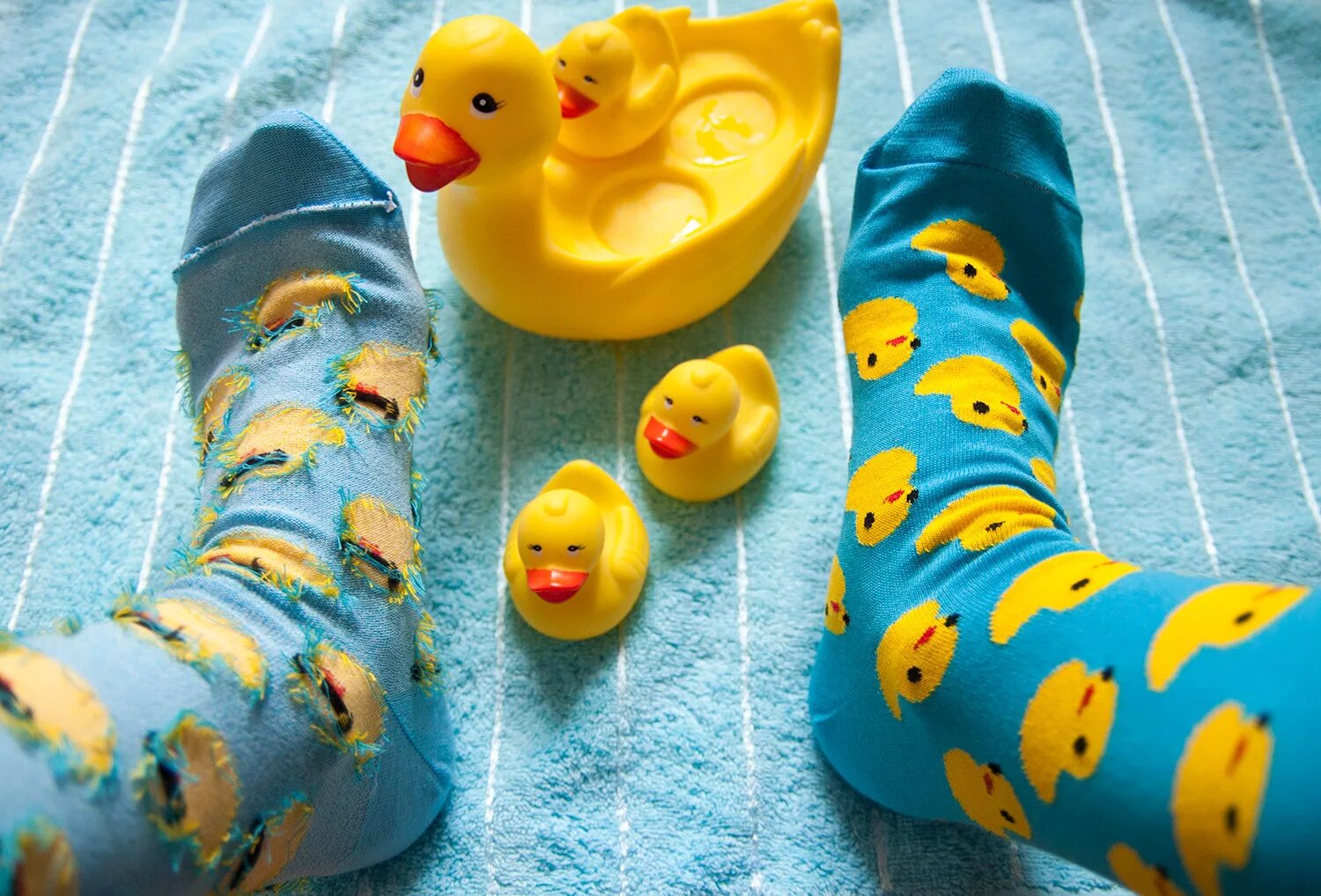 Утка с одеждой. Идеи для одежды уточки. Идеи одежды для бумажной уточки. Какую одежду можно сделать уточке. Какую одежду можно сделать уточке.